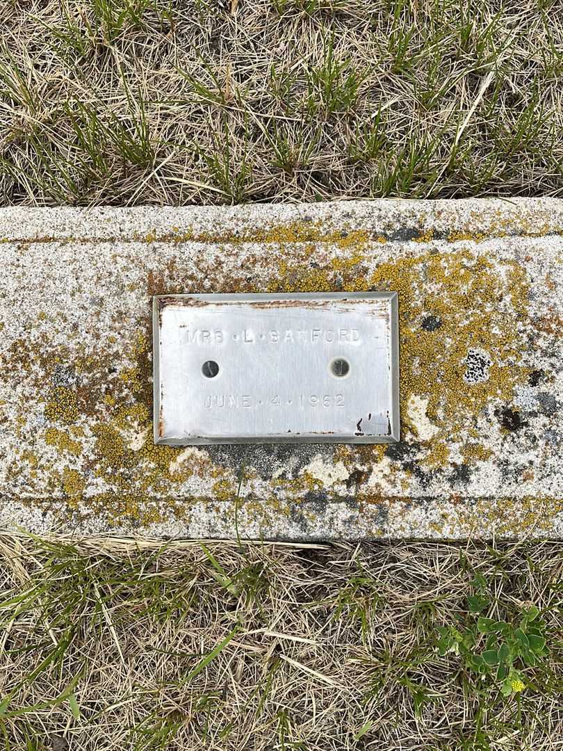 Missus/Madam Leona Sanford's grave. Photo 1