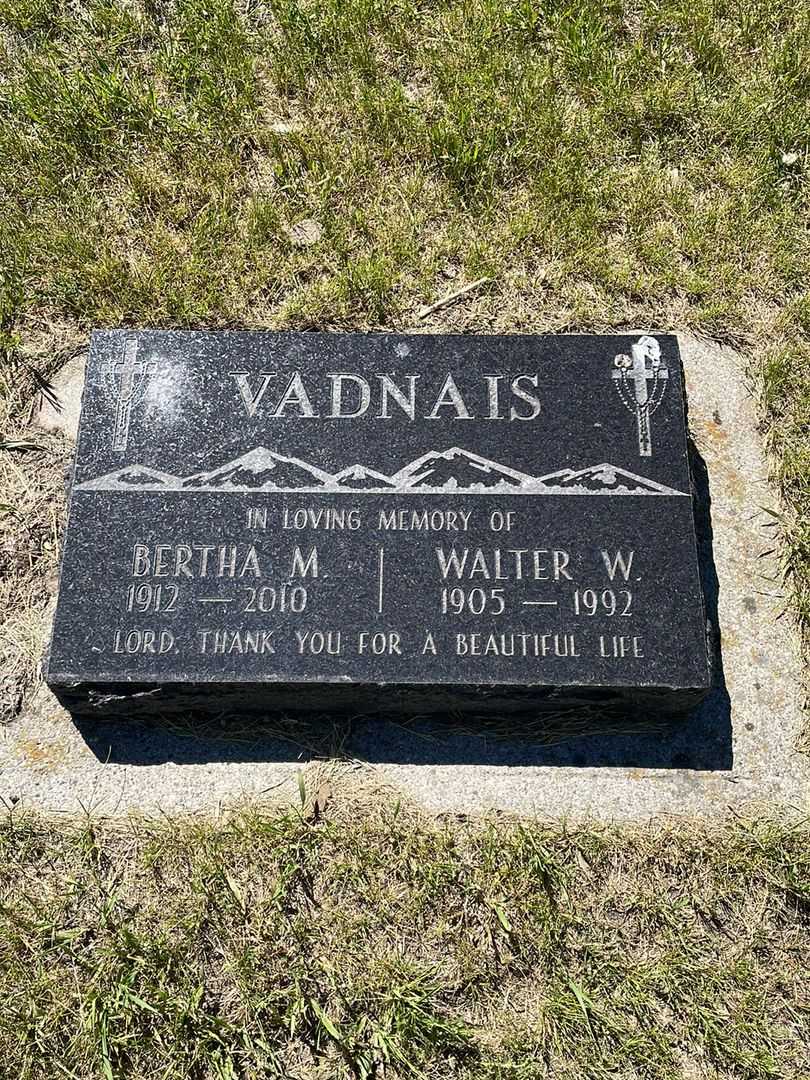 Walter William Vadnais's grave. Photo 1