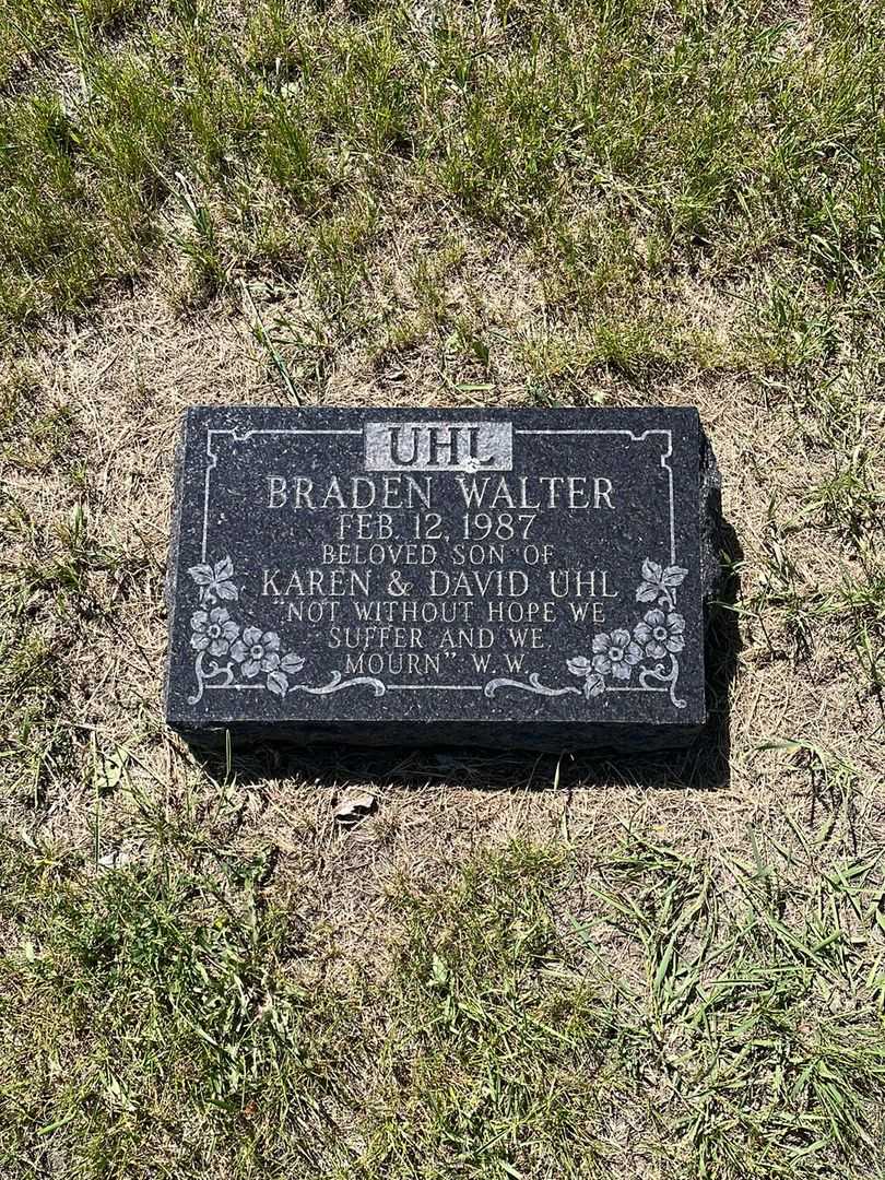 Braden Walter Uhl's grave. Photo 1