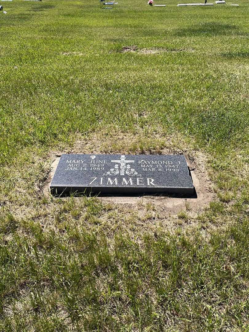 Raymond J. Zimmer's grave. Photo 2