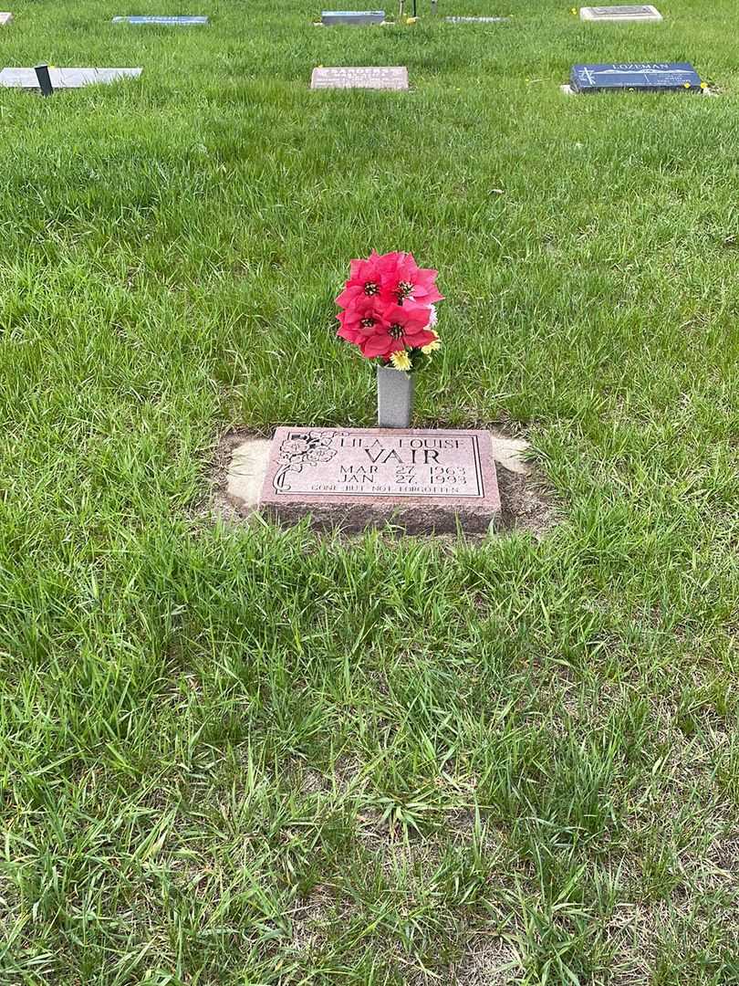 Lila Louise Vair's grave. Photo 2