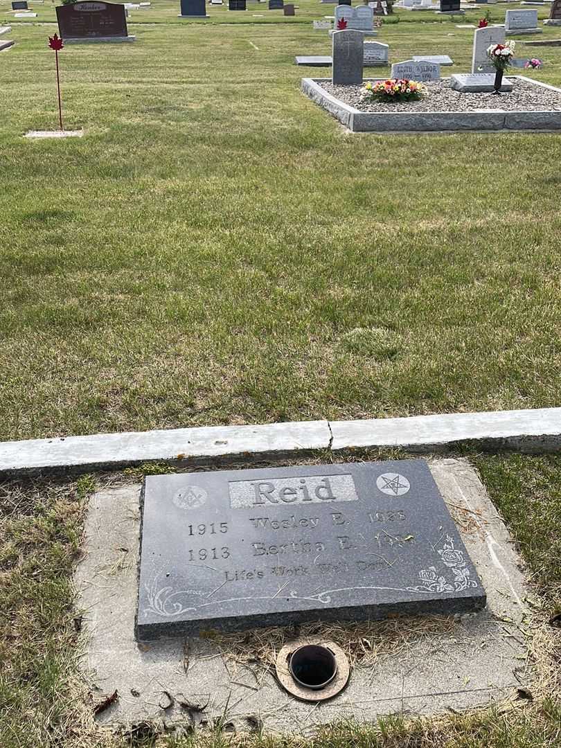 Bertha Esther Reid's grave. Photo 2
