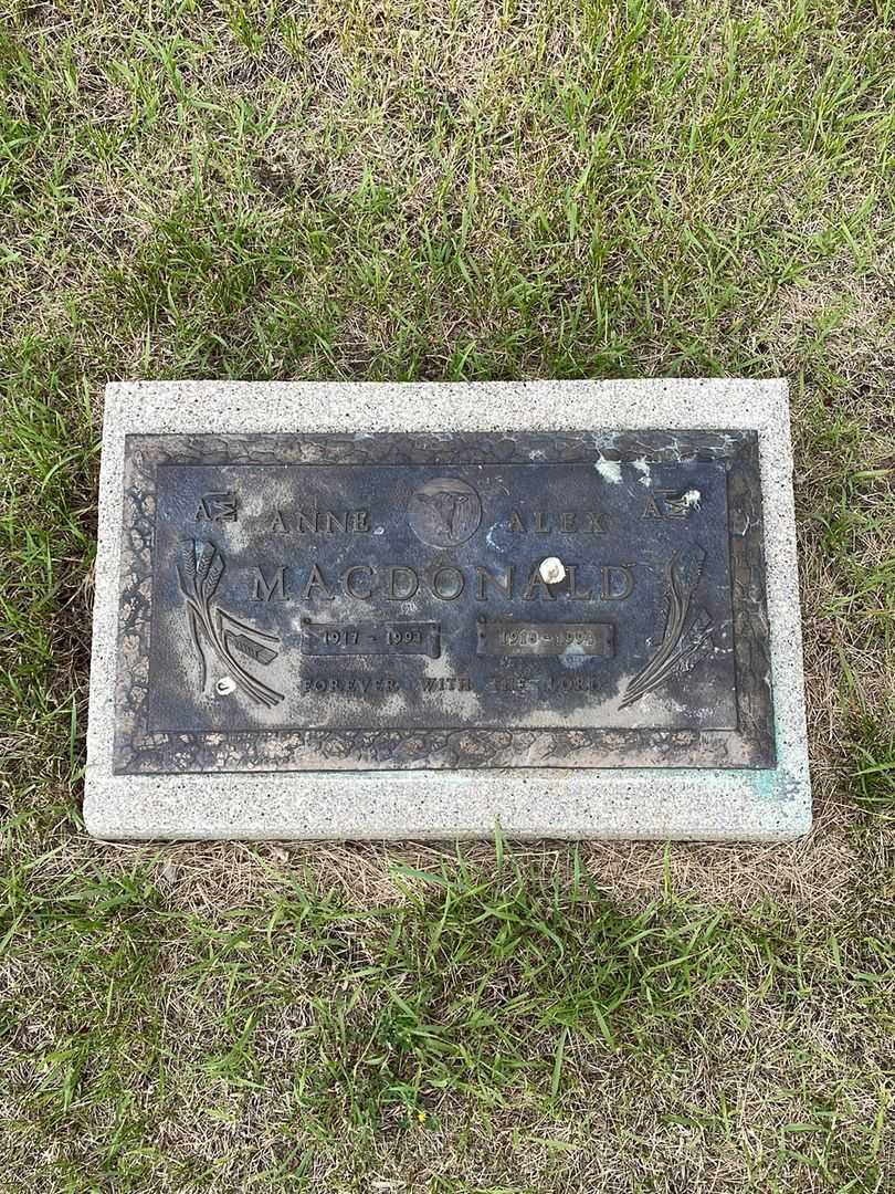 Alexander Knox "Alex" MacDonald's grave. Photo 1