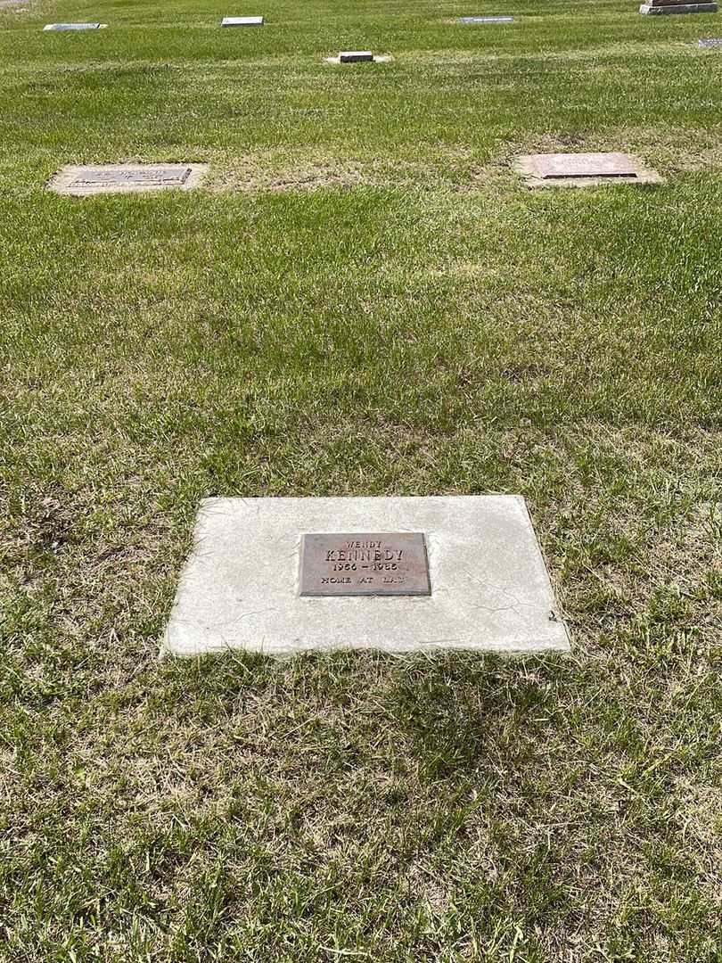 Wendy Kennedy's grave. Photo 2