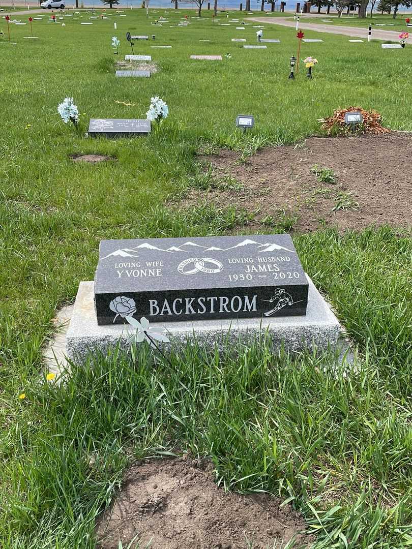James Stanley Backstrom's grave. Photo 2