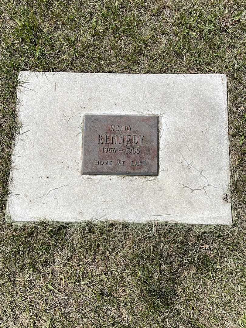 Wendy Kennedy's grave. Photo 1