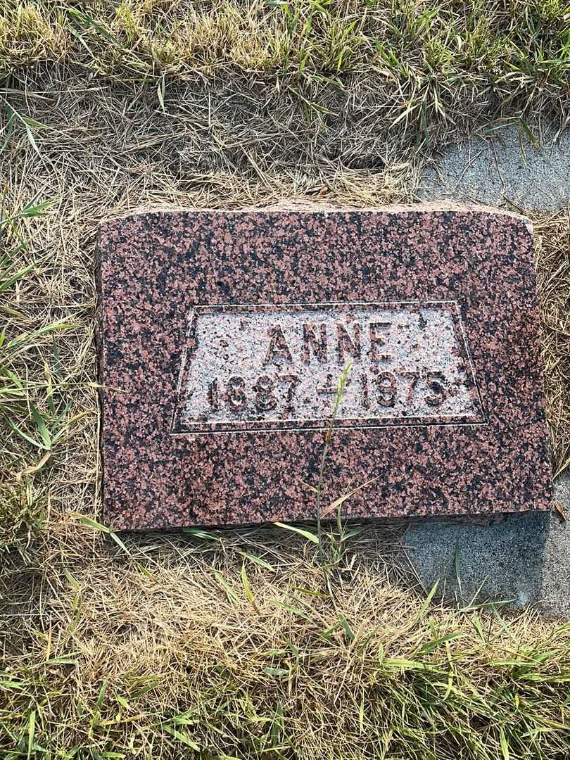 Anne Palmer Dahl's grave. Photo 3